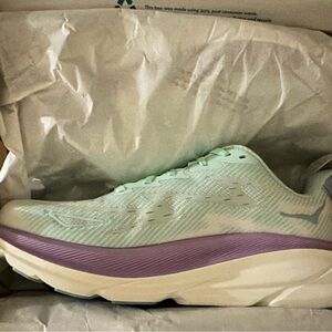 Hoka Clifton 9.5 Wide Brand New